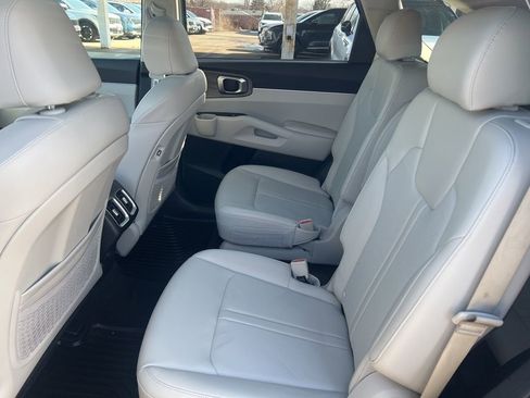 Certified 2023 Kia Sorento EX w/ Panoramic Sunroof Package image 9
