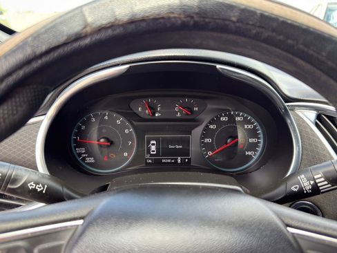 Used 2021 Chevrolet Malibu LT FWD image 18