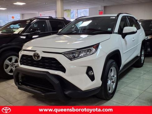 Certified 2020 Toyota RAV4 XLE w/ Convenience Package image 1