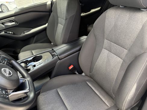 Used 2024 Nissan Rogue SV FWD image 18