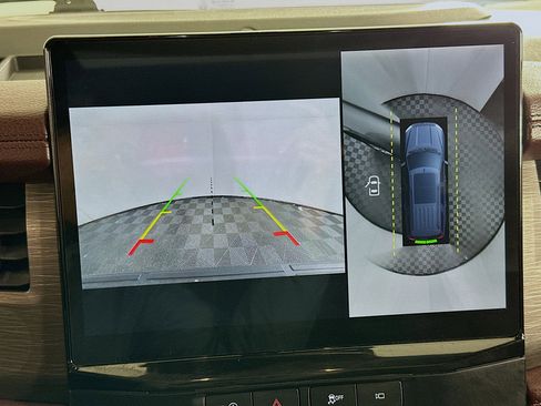 Used 2024 Ford Expedition Max Limited image 23