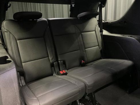 Used 2023 Chevrolet Tahoe Z71 w/ Luxury Package image 17