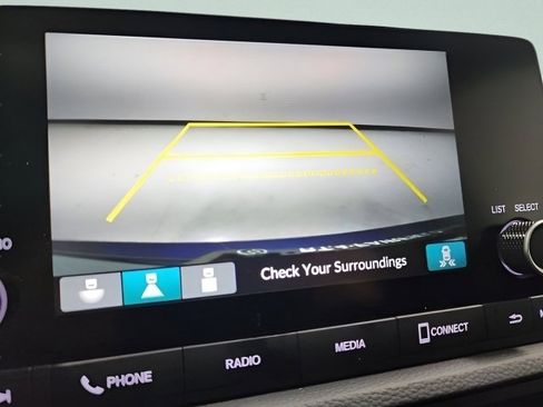 Used 2025 Honda CR-V EX image 3