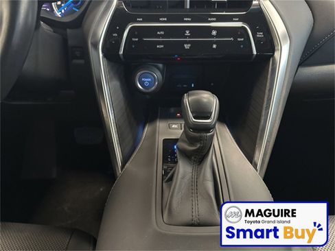 Used 2021 Toyota Venza Limited w/ Advanced Technology Package image 10