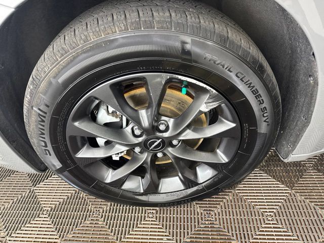 Used 2021 Chrysler Pacifica Touring w/ S Appearance Package FWD image 25
