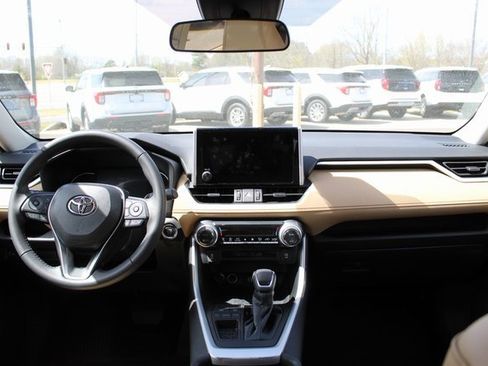 Used 2023 Toyota RAV4 XLE Premium image 24