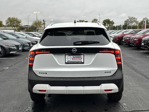 New 2026 Nissan Kicks SV w/ SV Premium Package image 6