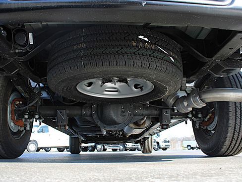 Used 2025 Chevrolet Express 2500 Extended w/ Communications Package image 39