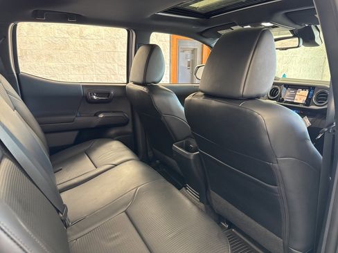 Used 2019 Toyota Tacoma TRD Off-Road image 46