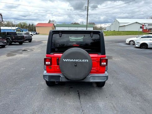 Used 2018 Jeep Wrangler Unlimited Sport S image 4