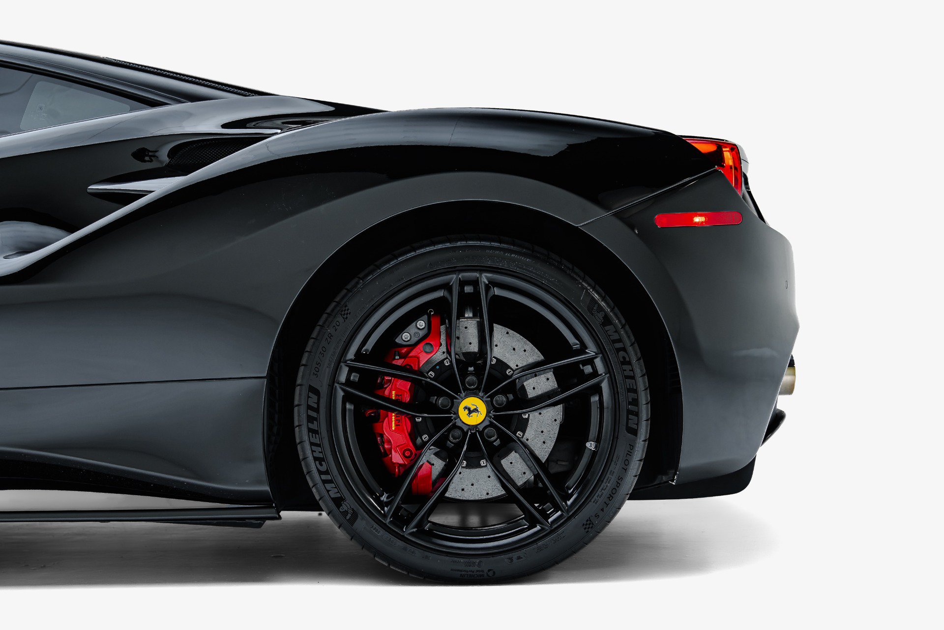 Used 2016 Ferrari 488 GTB RWD image 15