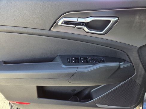 New 2026 Kia Sportage LX FWD image 9