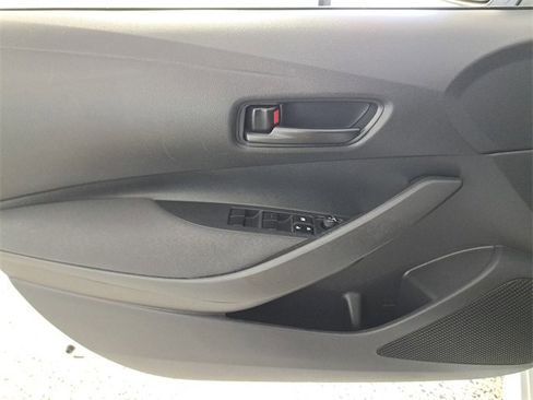 Used 2022 Toyota Corolla LE image 21