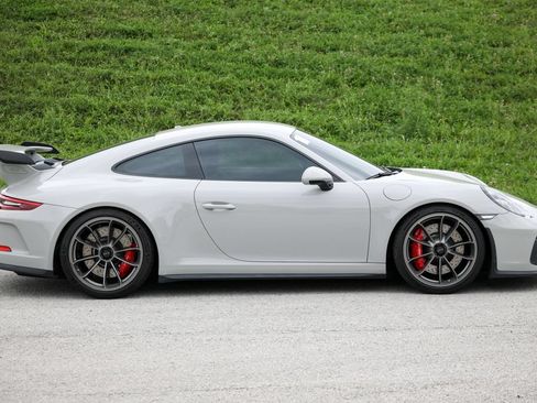 Certified 2018 Porsche 911 GT3 RWD image 12