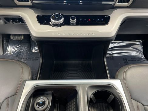 Used 2025 Ford Expedition Max Active image 55