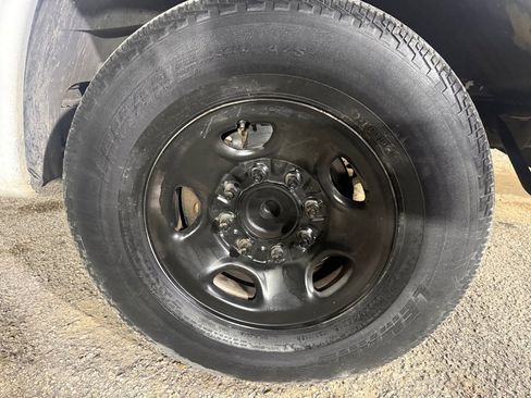 Used 2005 Chevrolet Express 3500 w/ Express Access Plus Package image 14