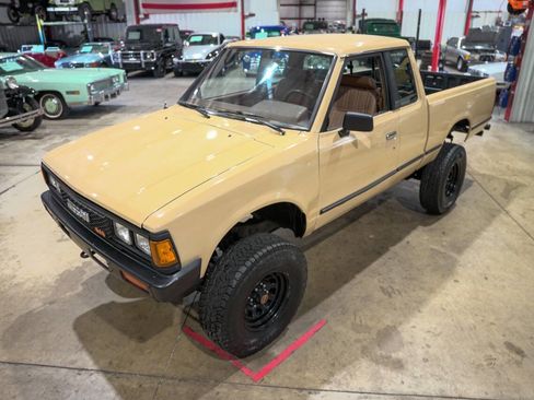 Used 1986 Nissan Pickup 4x4 King Cab image 15