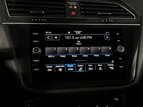 Used 2022 Volkswagen Tiguan SEL R-Line image 18