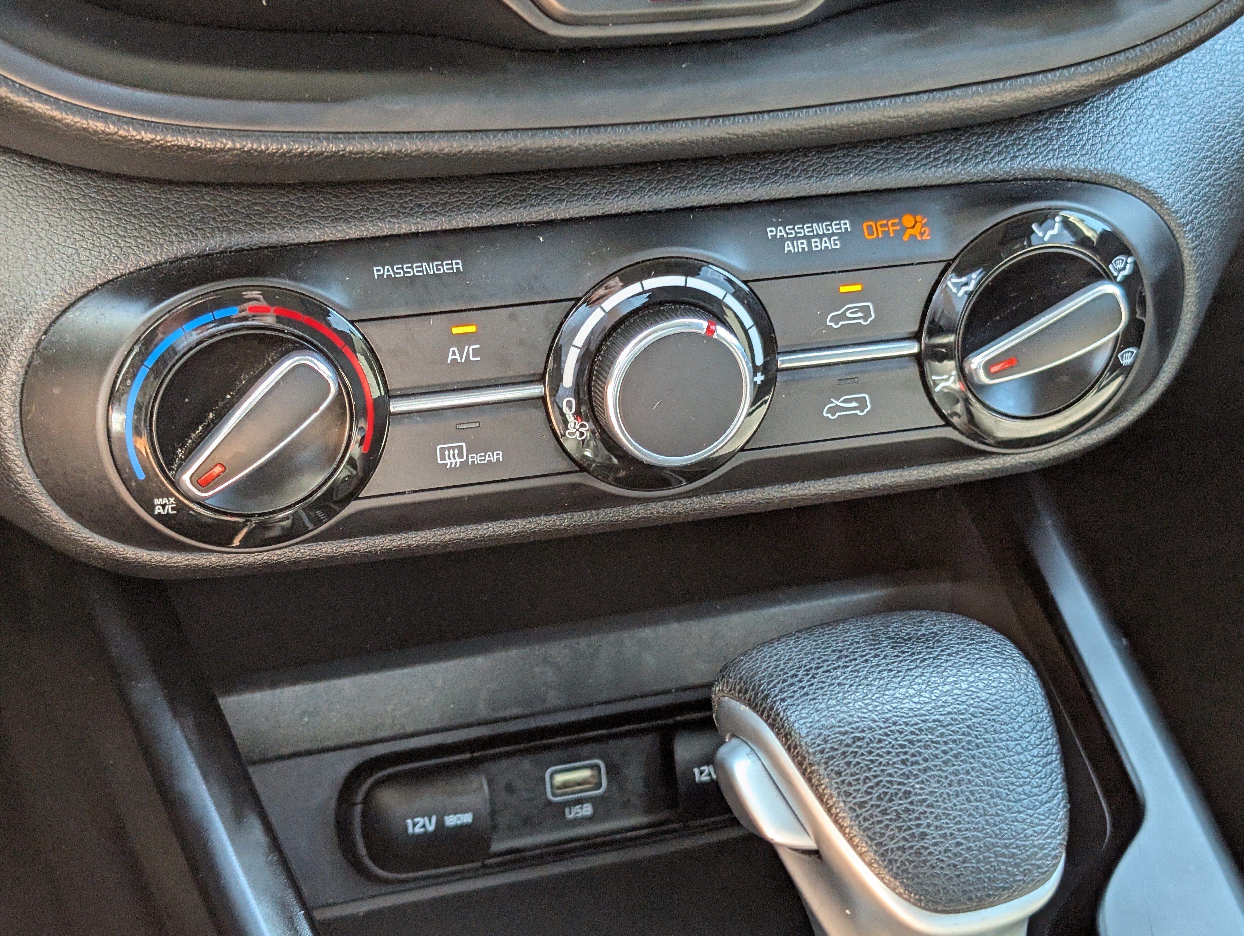 Used 2024 Kia Soul LX w/ Option Group 015 FWD image 22