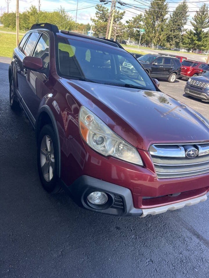 Used 2013 Subaru Outback 3.6R Limited w/ Moonroof Pkg AWD/4WD image 5