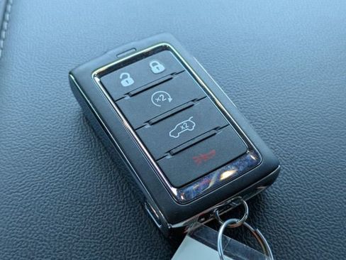 New 2025 Jeep Grand Cherokee Altitude image 30