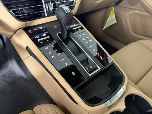 New 2025 Porsche Macan S image 33