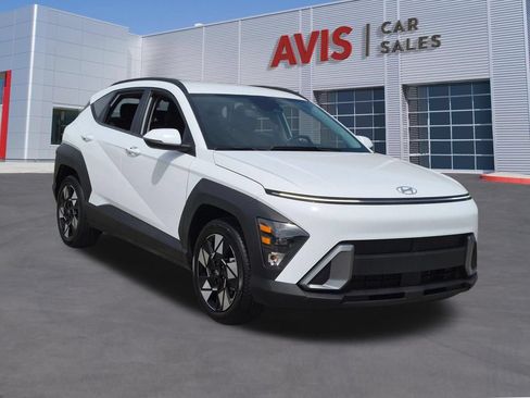 Used 2025 Hyundai Kona SEL FWD image 3