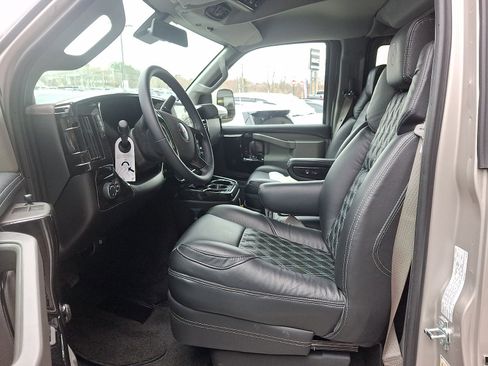 New 2026 GMC Savana 2500 Extended w/ Driver Convenience Package image 5