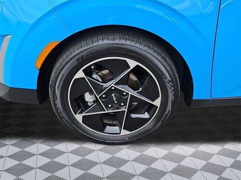 Used 2025 Kia Soul EX image 30