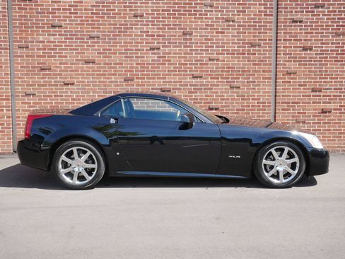 Used 2007 Cadillac XLR RWD image 26