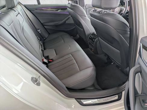 Used 2023 BMW 530e w/ Premium Package image 20