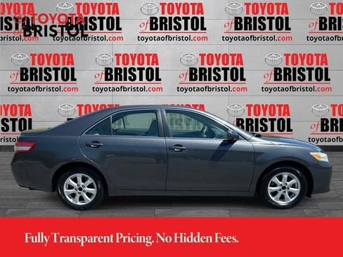 Used 2011 Toyota Camry LE w/ LE Extra-Value Pkg FWD image 2