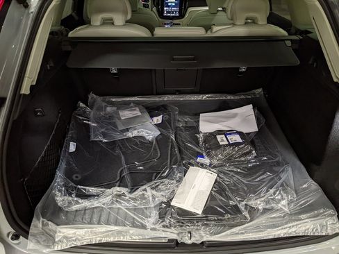 New 2026 Volvo XC60 B5 Ultra w/ Protection Package Premier image 26