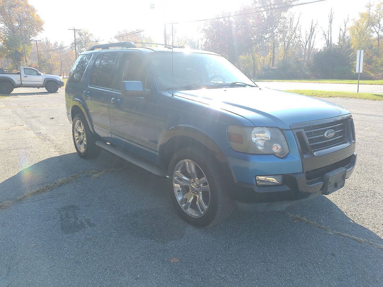 Used 2010 Ford Explorer XLT AWD/4WD image 4
