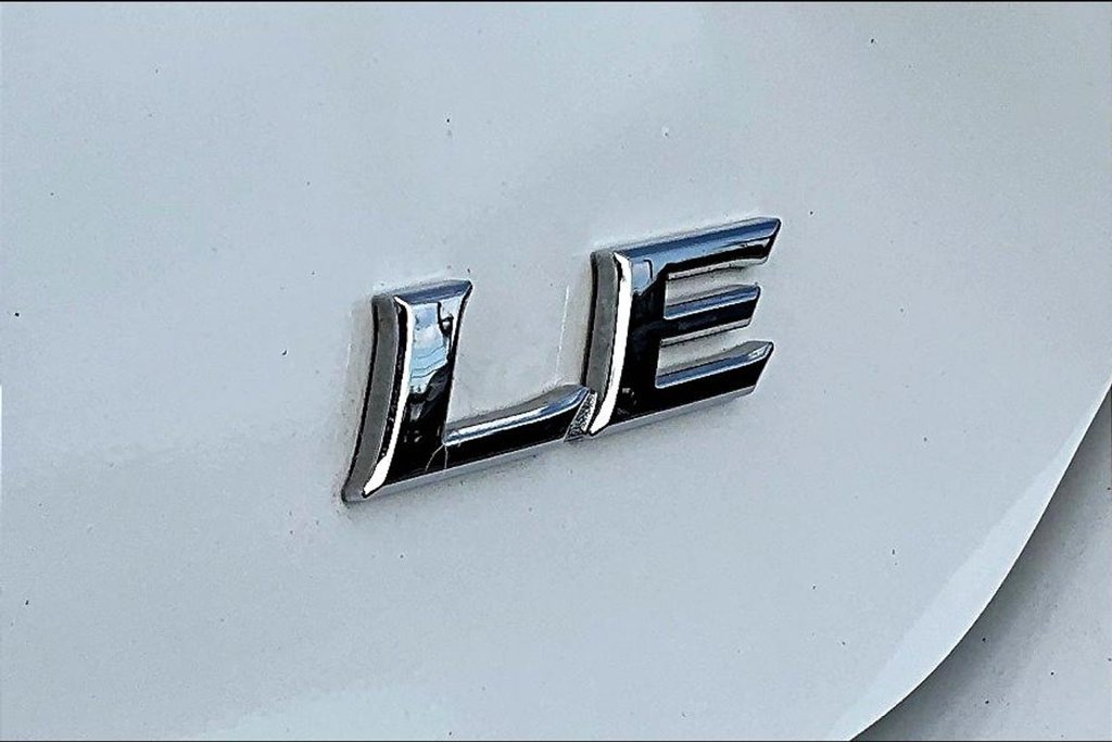 Used 2025 Toyota Camry LE FWD image 25