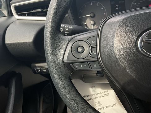 Used 2025 Toyota Corolla LE FWD image 29