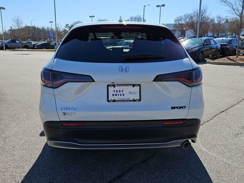 Used 2023 Honda HR-V Sport image 4