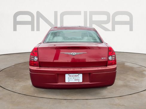 Used 2009 Chrysler 300 LX RWD image 9