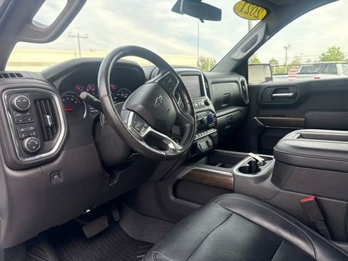 Used 2021 Chevrolet Silverado 1500 LT Trail Boss w/ LPO, Dark Essentials Package AWD/4WD image 6