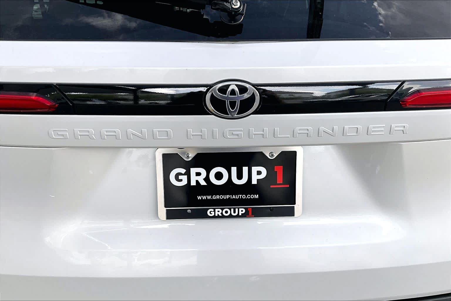 Used 2024 Toyota Grand Highlander AWD image 10