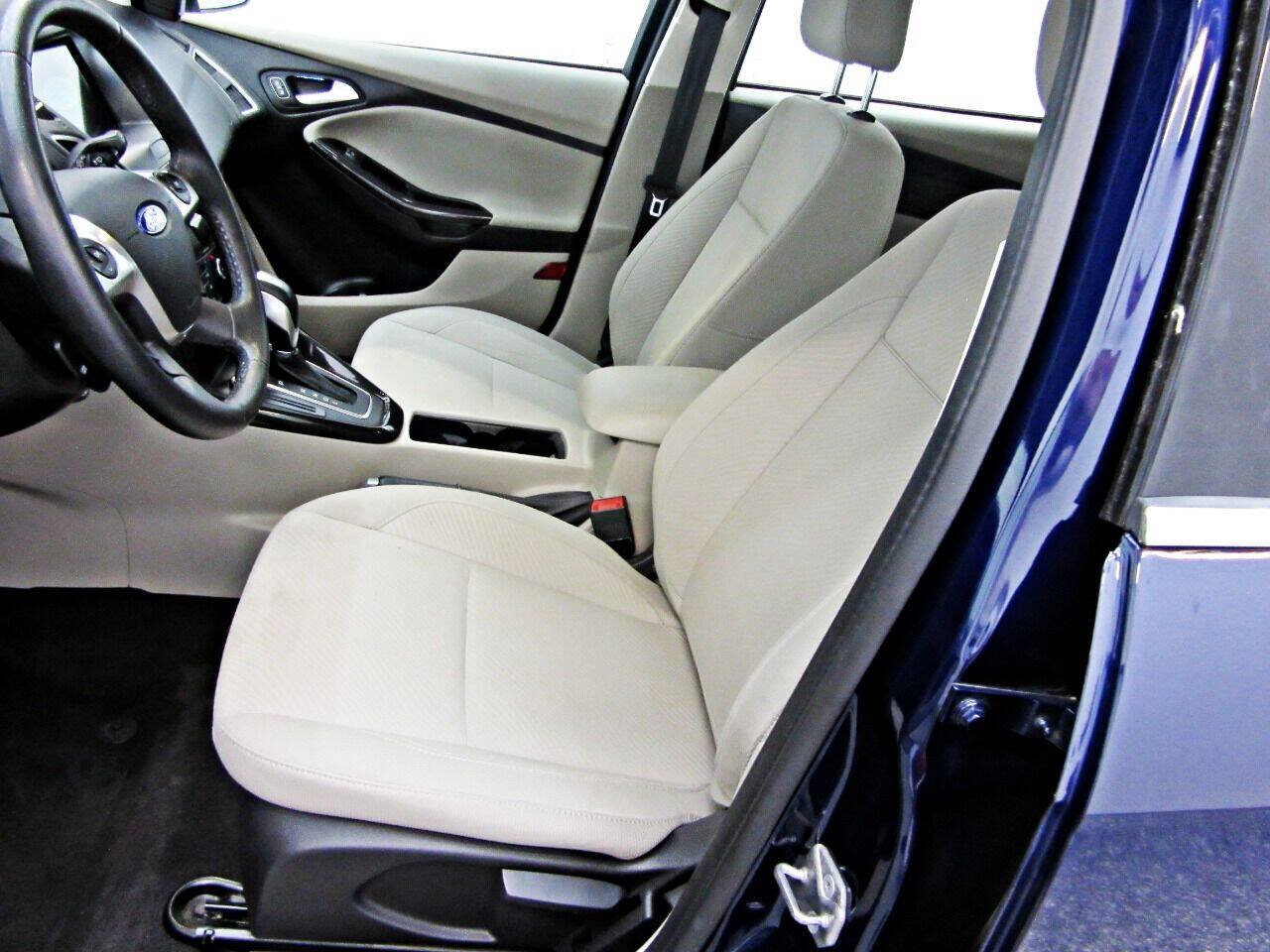 Used 2016 Ford Focus Electric Hatchback FWD image 18
