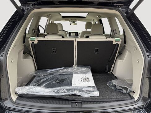 New 2026 Volkswagen Atlas SEL Premium R-Line AWD/4WD image 11