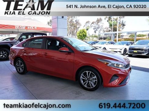 Used 2022 Kia Forte LXS w/ LXS Technology Package FWD image 9