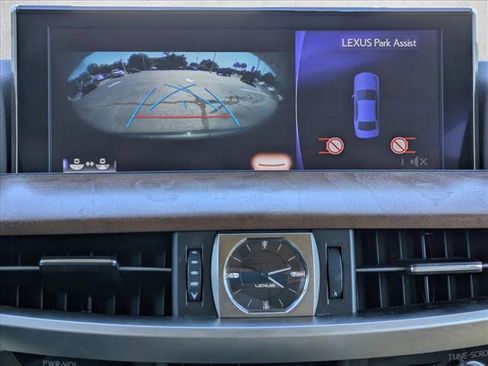 Used 2021 Lexus LX 570 4WD w/ Luxury Package image 12