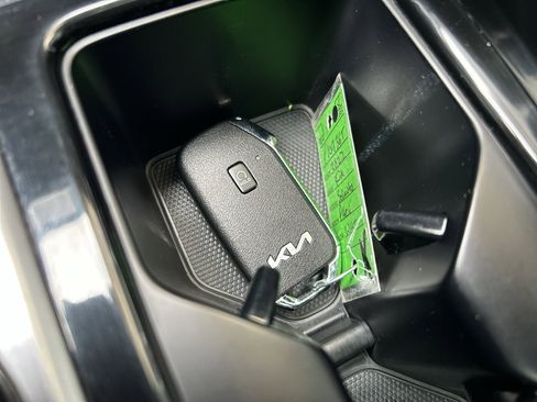 Used 2022 Kia Sorento SX Prestige w/ Panoramic Sunroof Package image 28