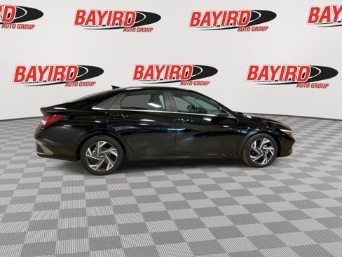 Used 2024 Hyundai Elantra Limited FWD image 9