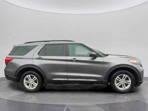 Certified 2023 Ford Explorer XLT w/ Equipment Group 202A AWD/4WD image 7