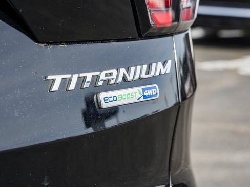 Used 2017 Ford Escape Titanium image 9