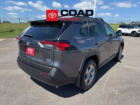 Used 2022 Toyota RAV4 XLE w/ Convenience Package AWD/4WD image 5