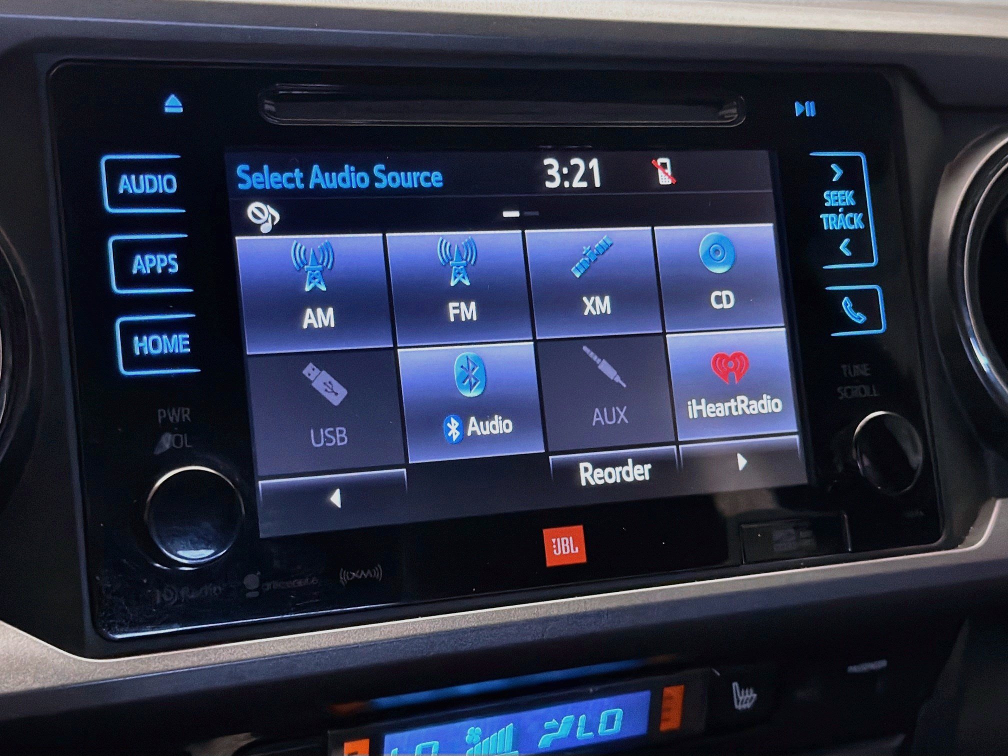 Used 2016 Toyota Tacoma TRD Sport AWD/4WD image 9